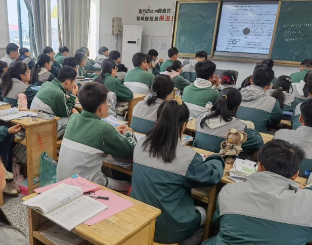 一直在探究打破传统高考升学的单一途径为学生提供更多元和面向未来 一直在探究打破传统高考升学的单一途径为学生提供更多元和面向未来